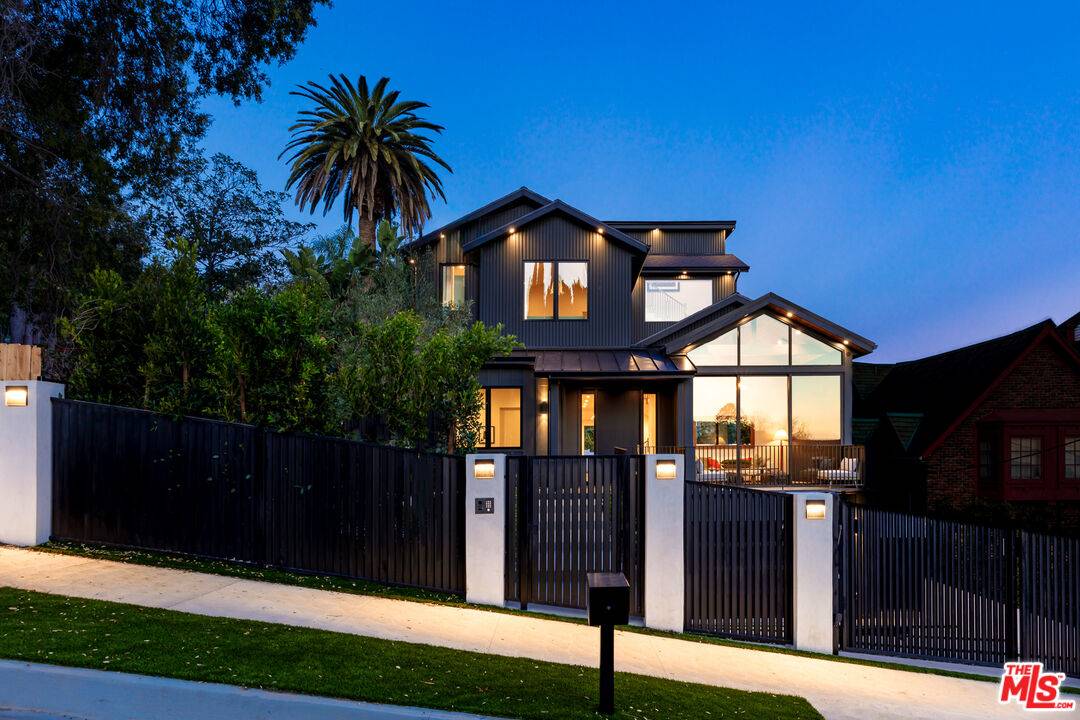 1822  N Vista St 4.0 Hollywood Hills East LA