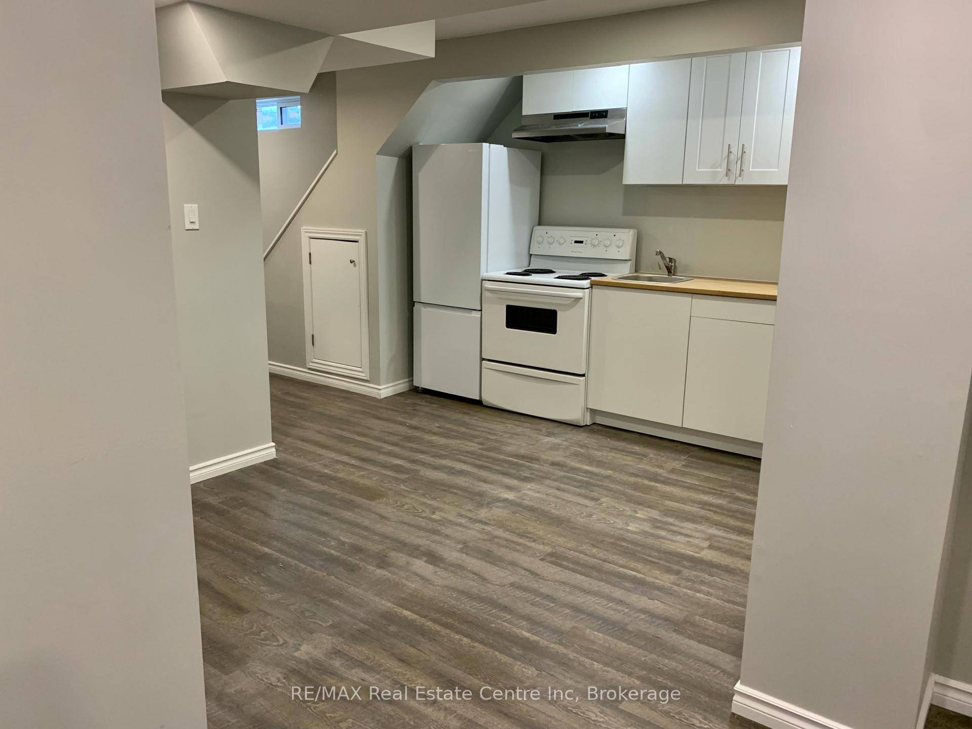 Discover comfort and convenience in this bright, well designed basement studio perfect for a single professional or student.