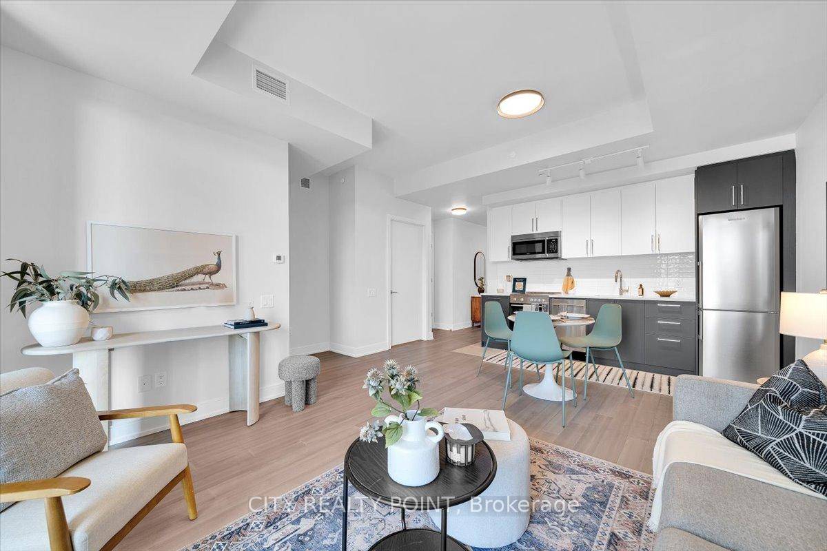 VERY SPACIOUS 642 sq ft 1 Bedroom ONE MONTH FREE !