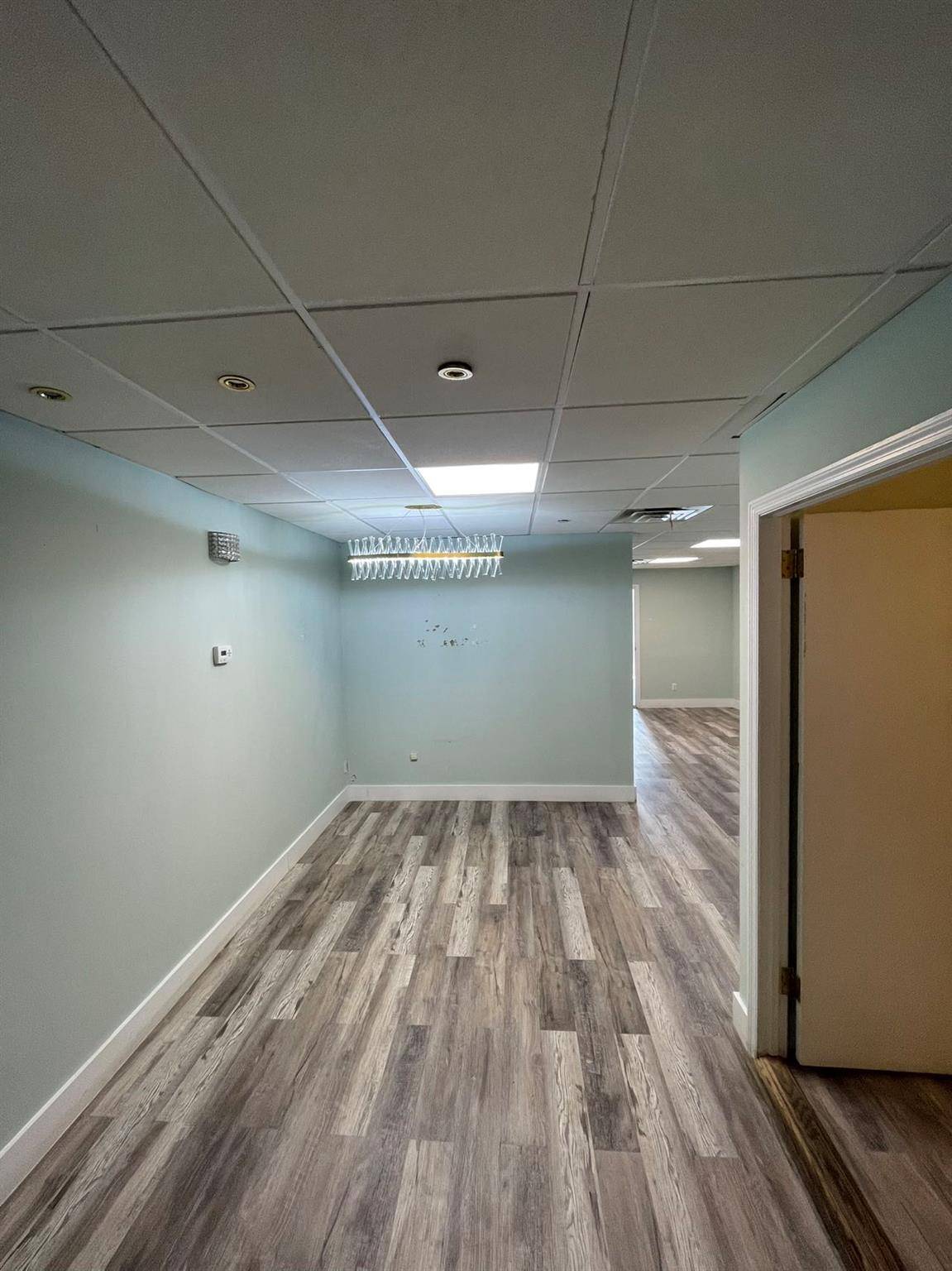 Prime location in the heart of Downtown Flushing !