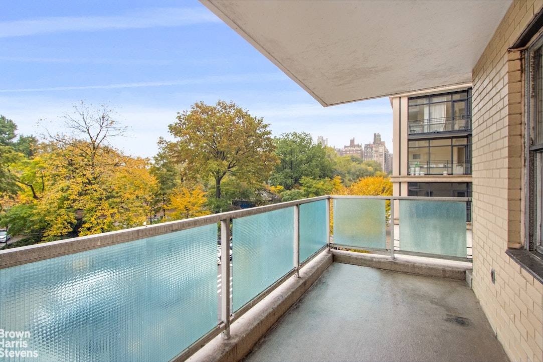 Estate Says Sell ! ! ! Great opportunity to re imagine this original condition Mid Century modern classic for today's living.