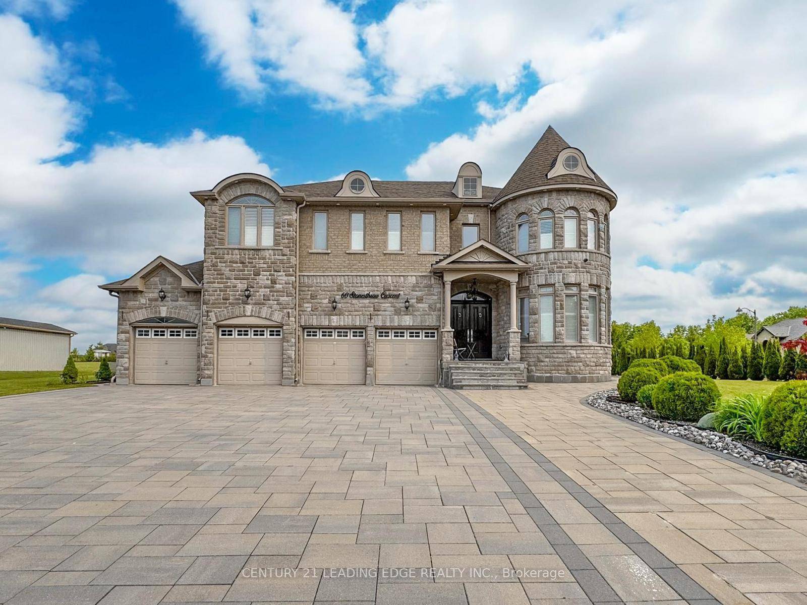 Welcome To 60 Stonesthrow Crescent !