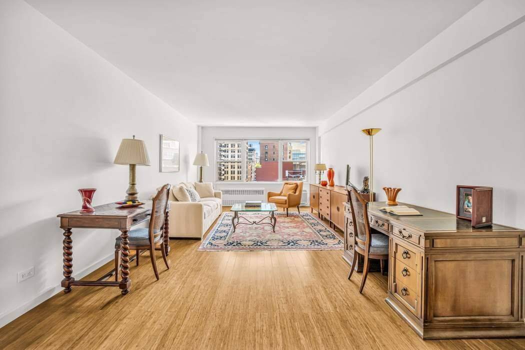 NEW FABULOUS AND MINT CONDITION SOUTH AND EAST CORNER ONE BEDROOM FOR SALE Beautifully proportioned home at the iconic Sheridan, one of Greenwich Village s most sought after, full service ...