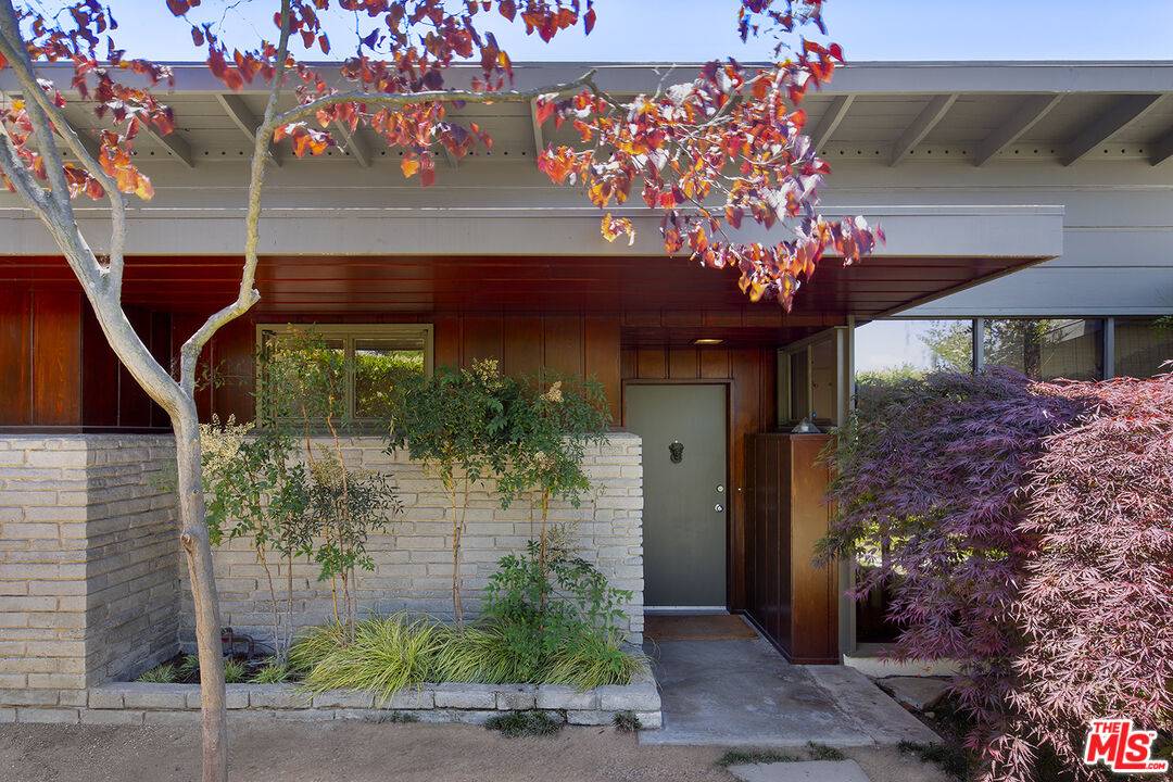 7400   Pyramid Pl 2BR Hollywood Hills East La