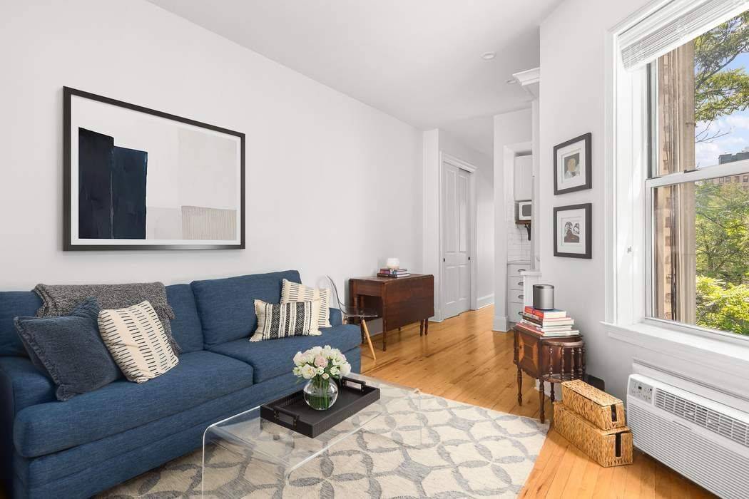 Renovated 1 Bedroom with Light and Character located in Prime UES Located on East 83rd Street between Lexington and Third Avenue, this true one bedroom combines pre war charm with ...