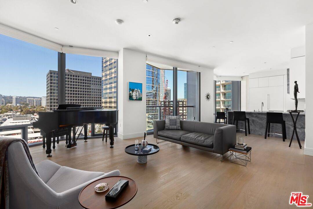 211 W Elm Ct 2BR Beverlywood La