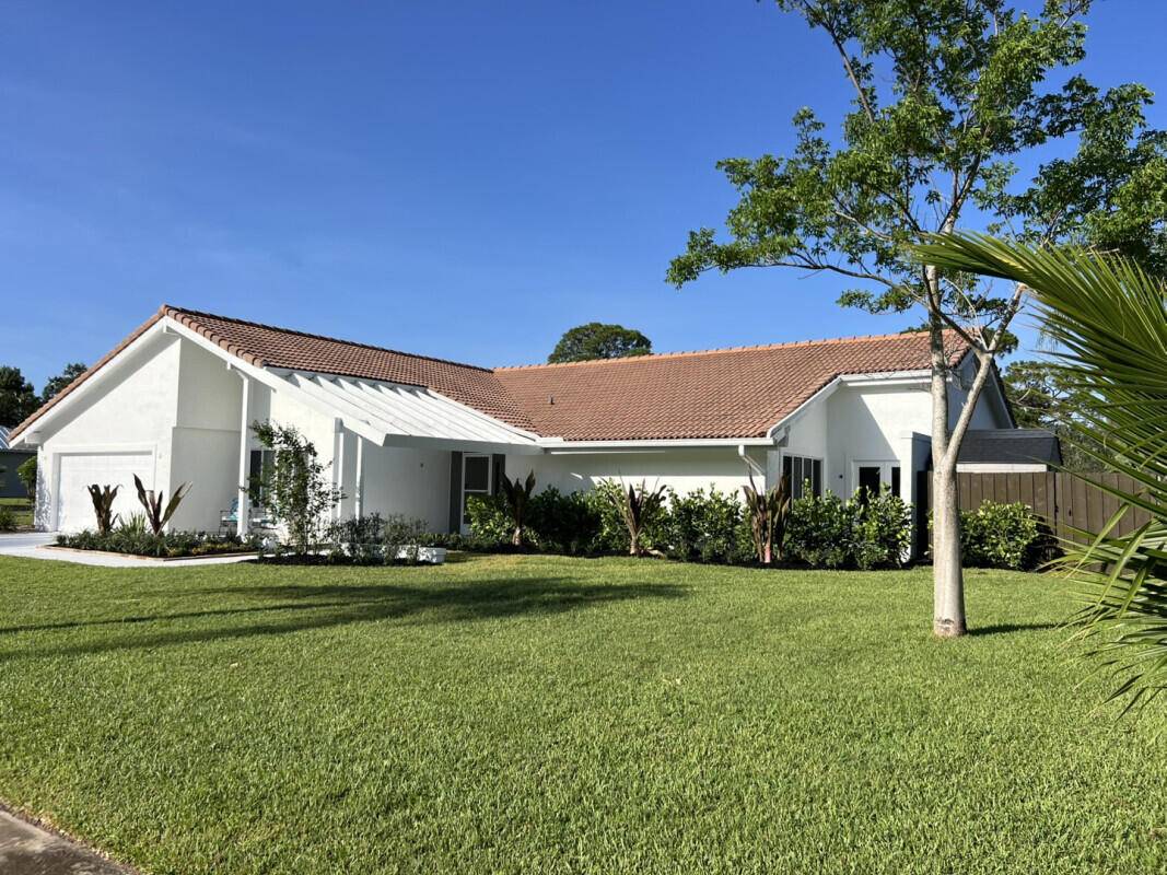 Discover your perfect oasis in Port St.