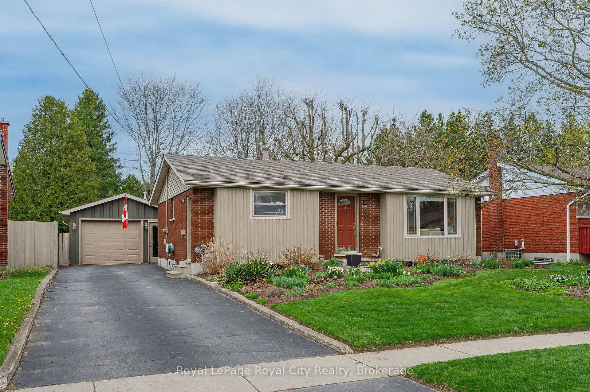 Welcome to 29 Hastings Blvd A Hidden Gem in Guelphs East End !