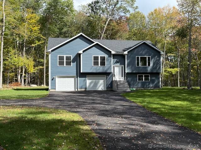 Beautiful new construction, completed and ready for occupancy !