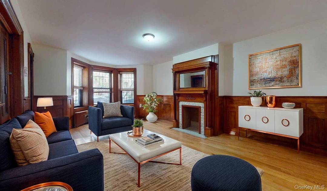 Bayridge spacious brownstone garden level 2Br with full private backyard, free washer dryer, and storage Pleasing contrast of modern renovations and preserved brownstone charm enjoy your own exclusive entire floor ...
