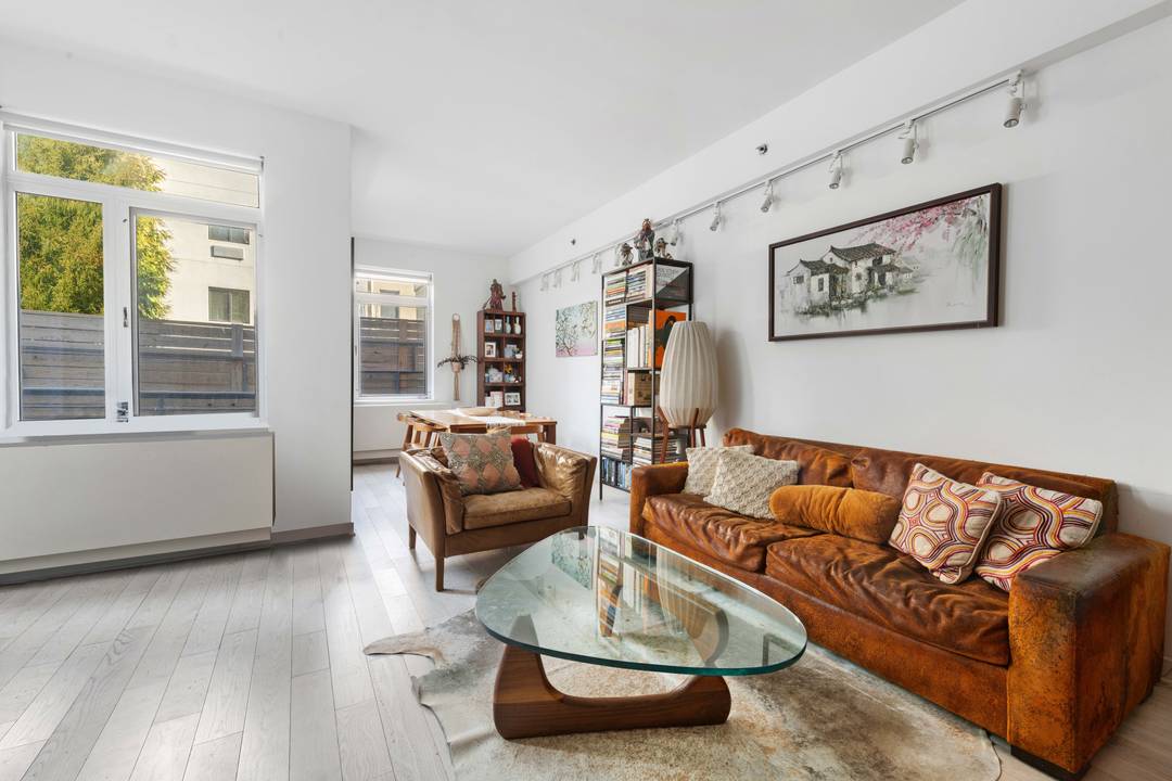 Fabulous Flexible loftlike apartment located at the crossroads of trendy Williamsburg and Greenpoint.