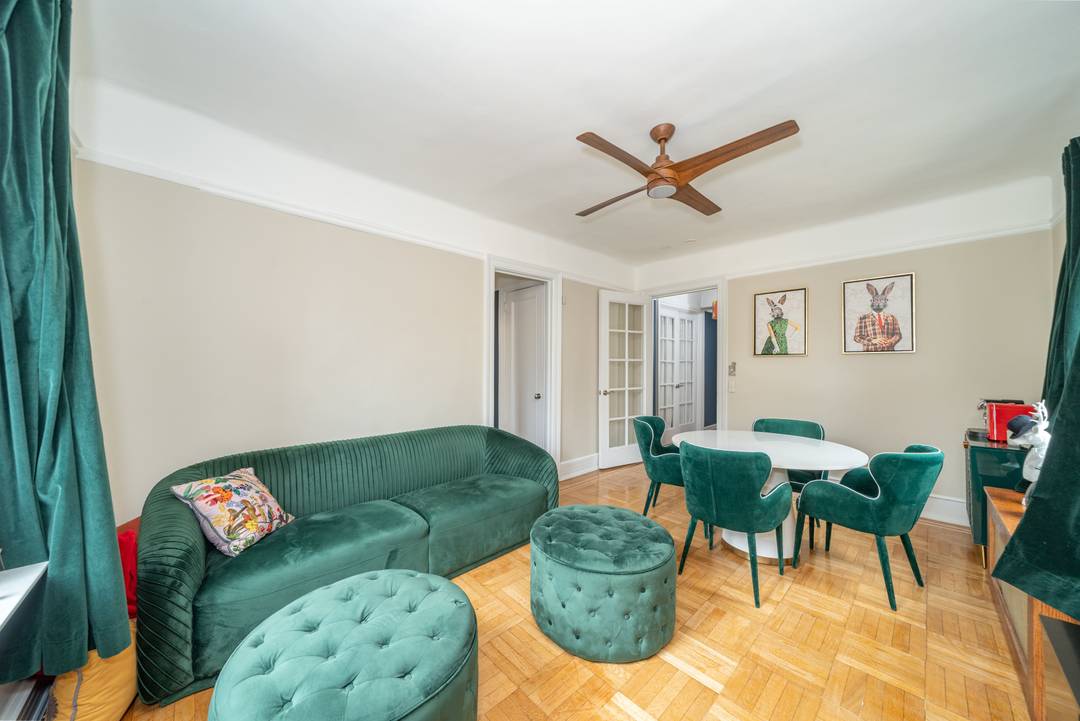 TOP FLOOR Sun Soaked 2BR !