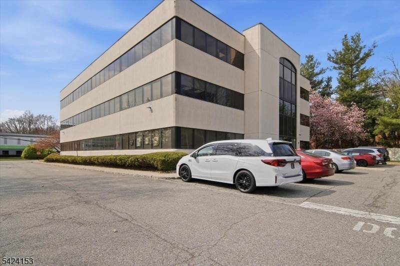 Professional Office Space for Lease 279 SF to 1, 615 SF Available Convenient Highway AccessPosition your business in this well maintained, three story office building offering a quiet, professional environment ...