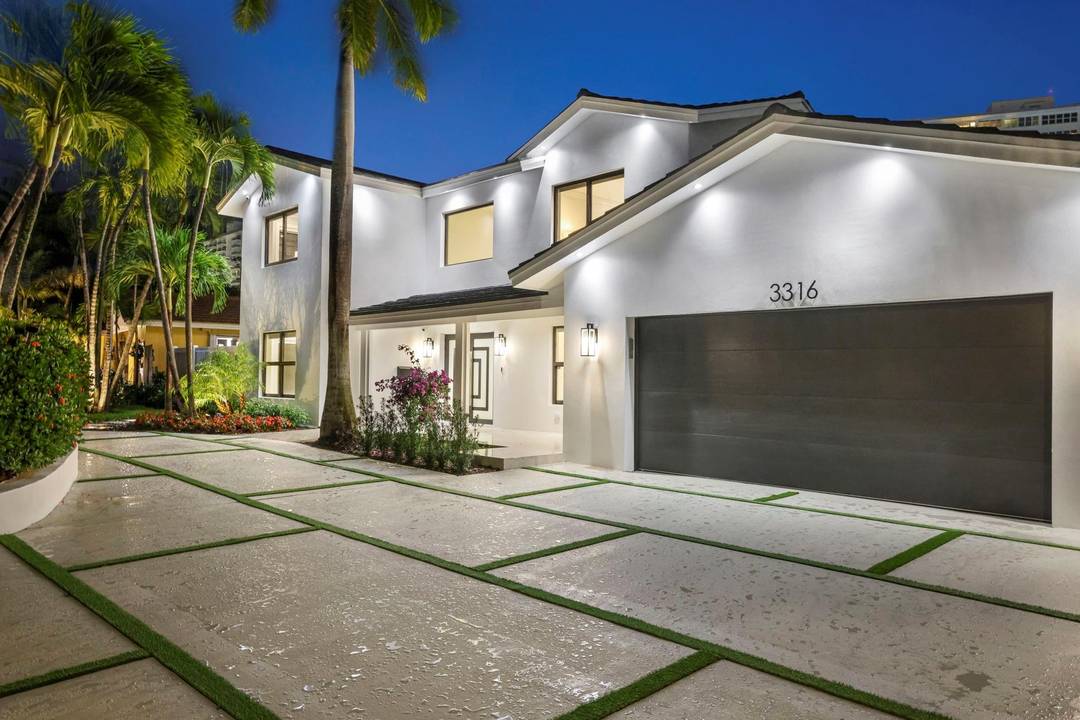 Absolute Masterpiece ! Once in a lifetime opportunity to own your brand new waterfront coastal modern home rebuilt from the concrete up in sought after Bermuda Riviera in East Fort ...