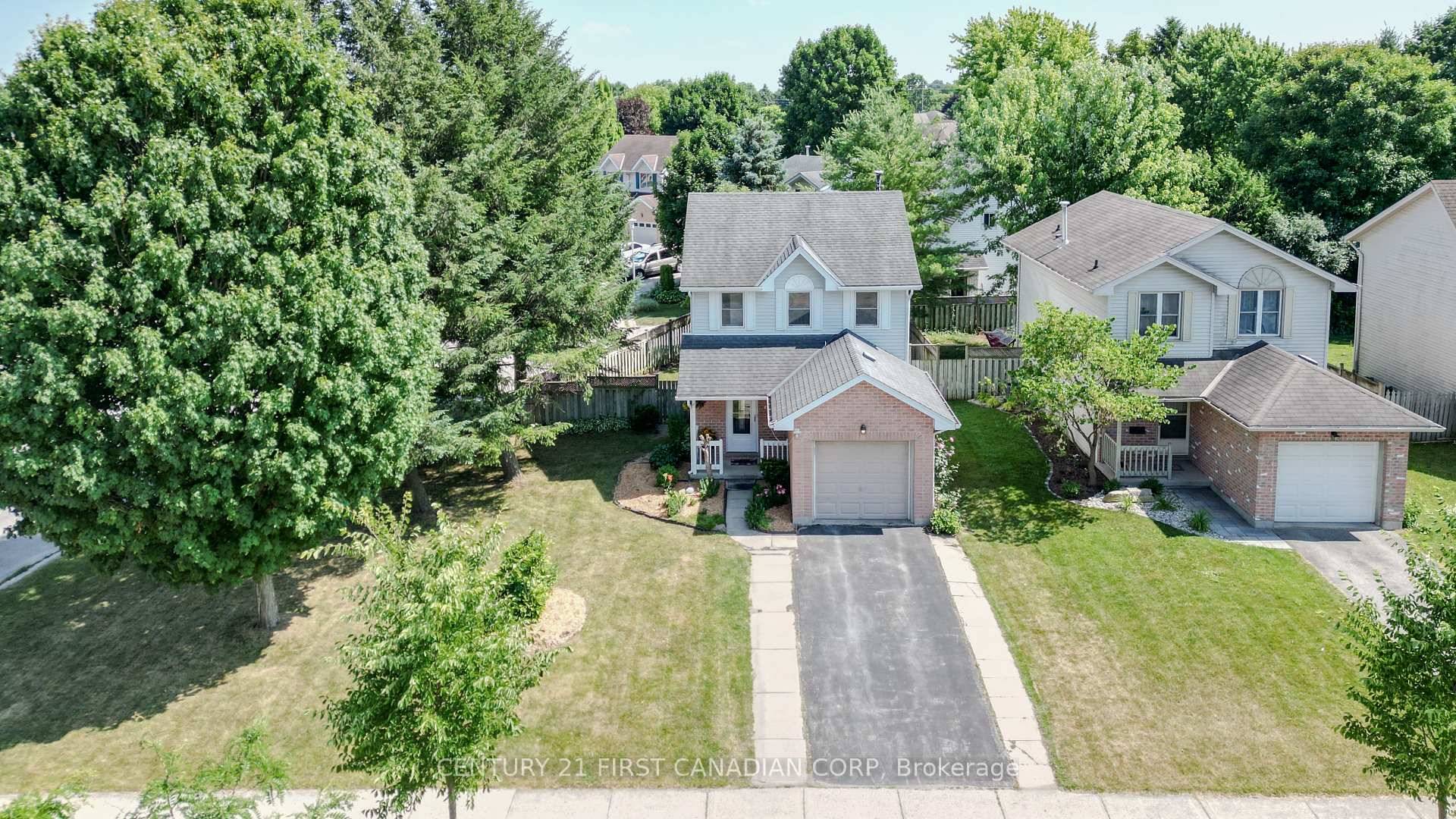 CORNER LOT in the most convenient and central location of London in thriving HURON HEIGHTS !