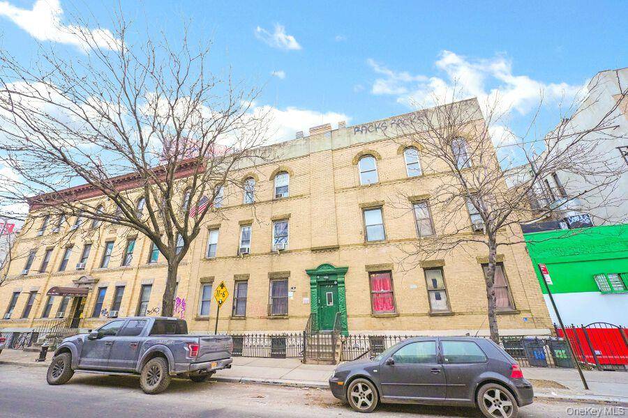 GREAT INVESTMENT PROPERTY IN THE GREENPOINT NEIGHBORHOOD.