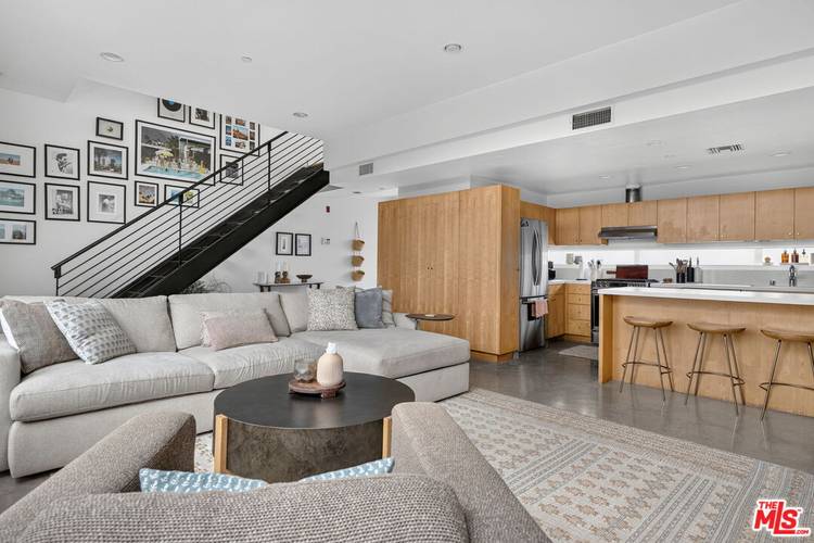 660 Rose AVE 1BR Marina Del Rey La