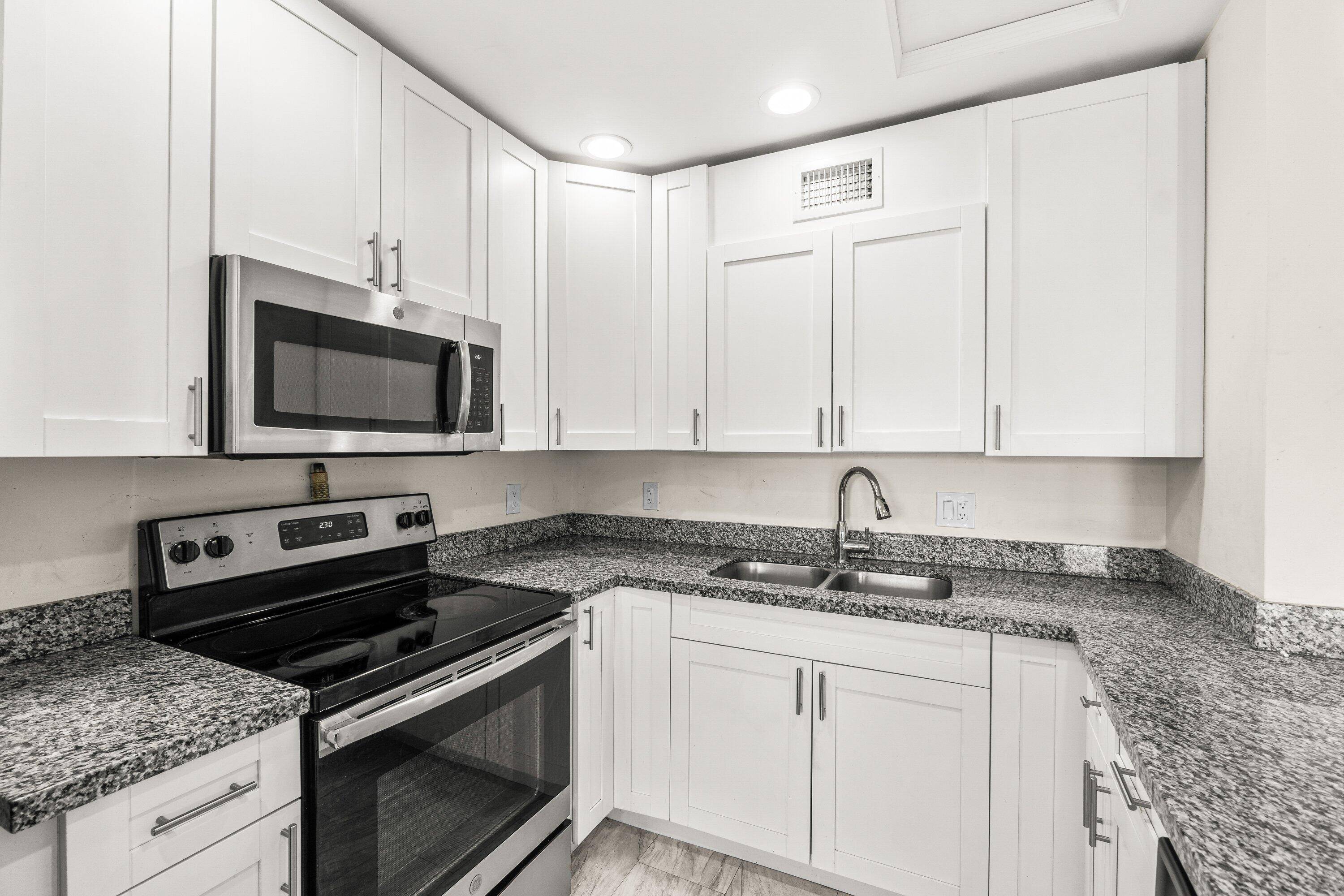 Beautifully Maintained 2BD 1.