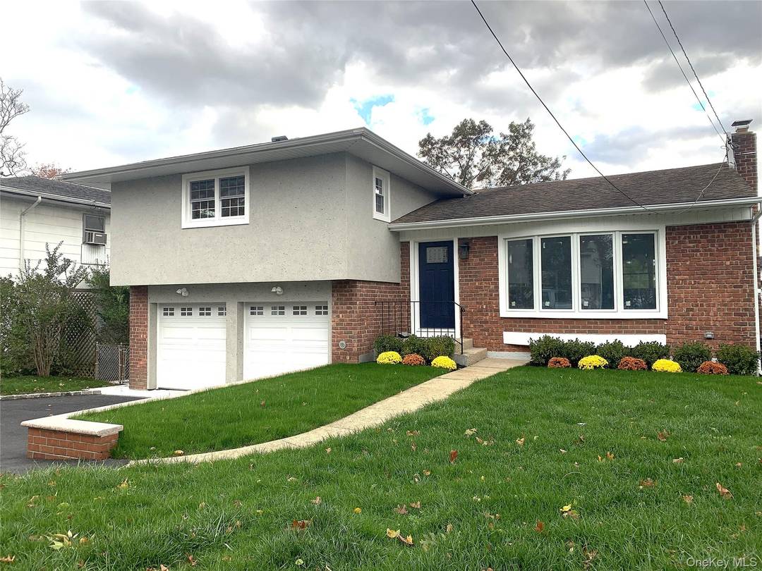 Won't last long ! ! ! Amazing, All Updated, beautiful, luxurious home to call your own !