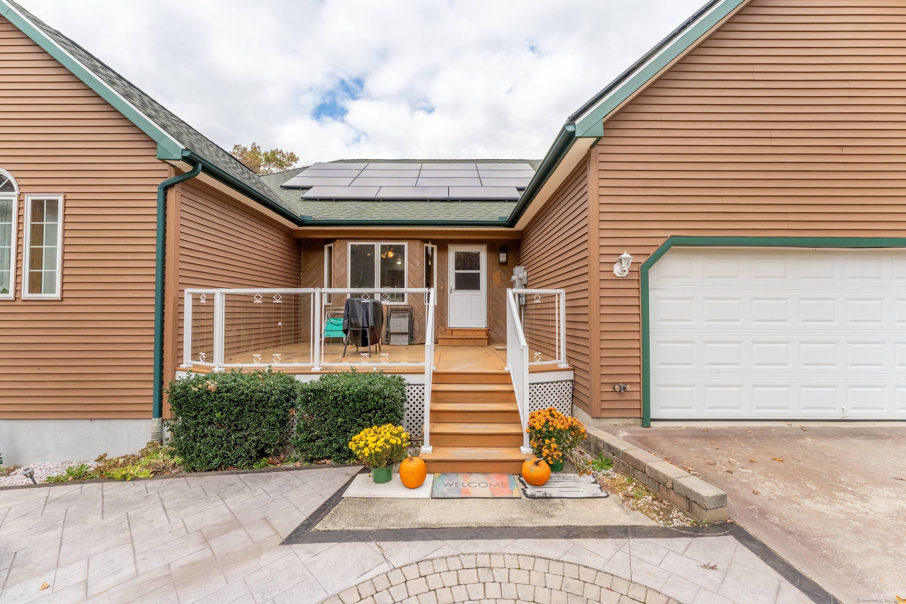 Experience the best of country living and modern design, all on 10 private acres, ideal for hunting and outdoor recreation.