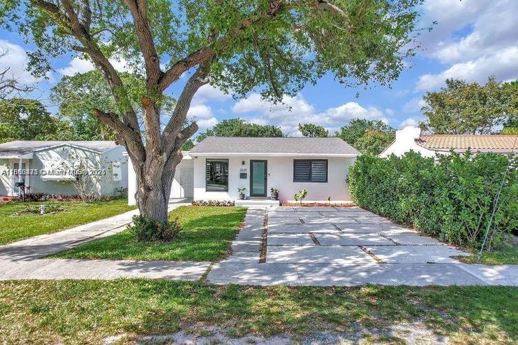 Rare oversized 10, 000 sqft lot in the heart of East Hollywood offering exceptional expansion potential just minutes from Hollywood Beach, Downtown Hollywood, Gulfstream Park, and major highways.