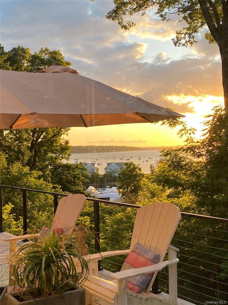 Beautiful Bright amp ; Spacious 2 Bedroom, 1 Bath apartment with spectacular Water Views of the Long Island Sound.