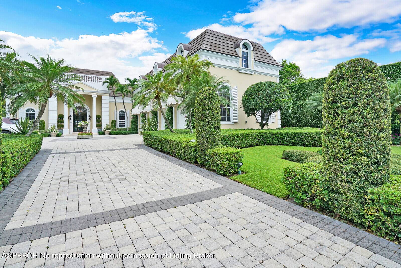 We are now offering a truly gracious direct Intracoastal regency estate.