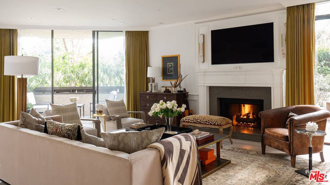 300 N Swall Dr 2BR Beverly Grove La