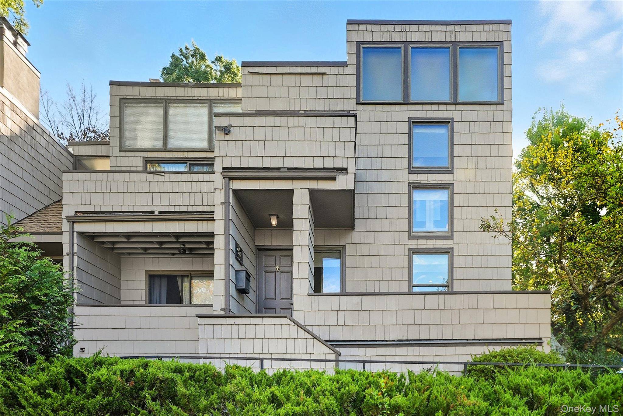 Rare townhouse offering in the heart of Rye you just cannot beat this location !