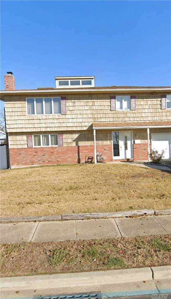 84 Shore Road, Lindenhurst, NY, 11757 3 BR for rent, Residential Lease rentals Nest Seekers