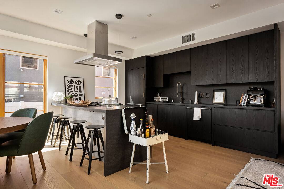 1033  N Vista St 2BR Hollywood Hills East La