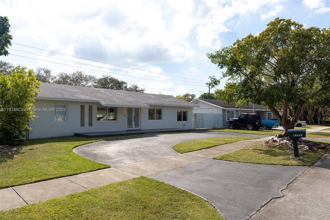 Welcome to 14868 SW 71st Ln your move in ready family friendly West Kendall gem !