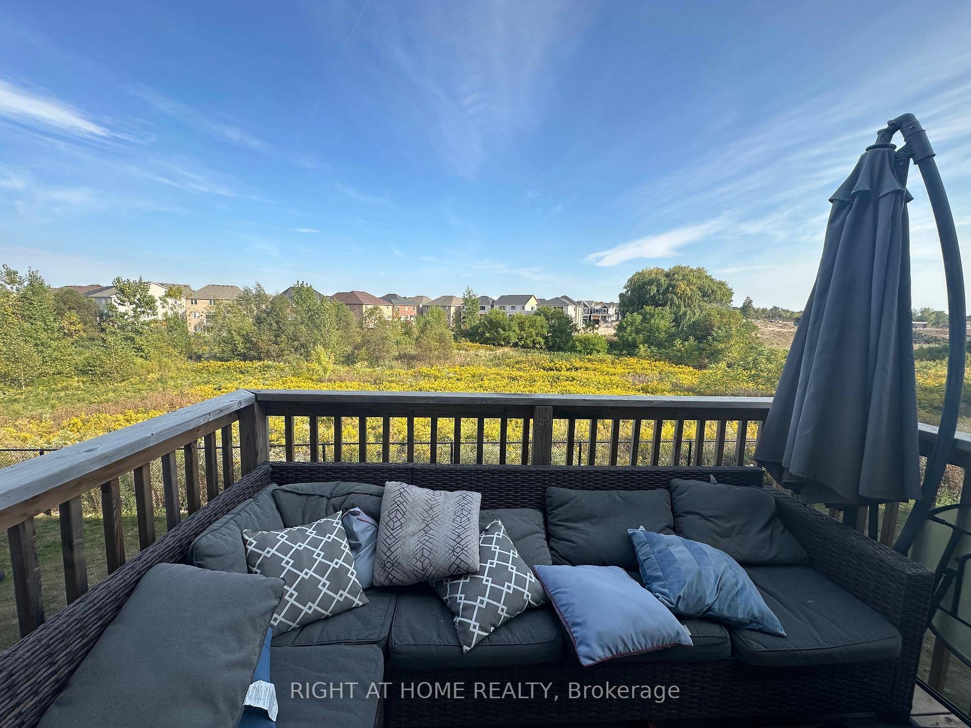 Gorgeous highly upgraded, Bright amp ; cheerful 4beds, 4baths, 2car garage detached home backing on a picturesque ravine on a safe quiet court !