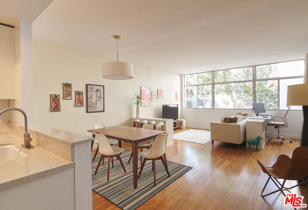 7960 Selma Ave 1BR Hollywood Hills East La