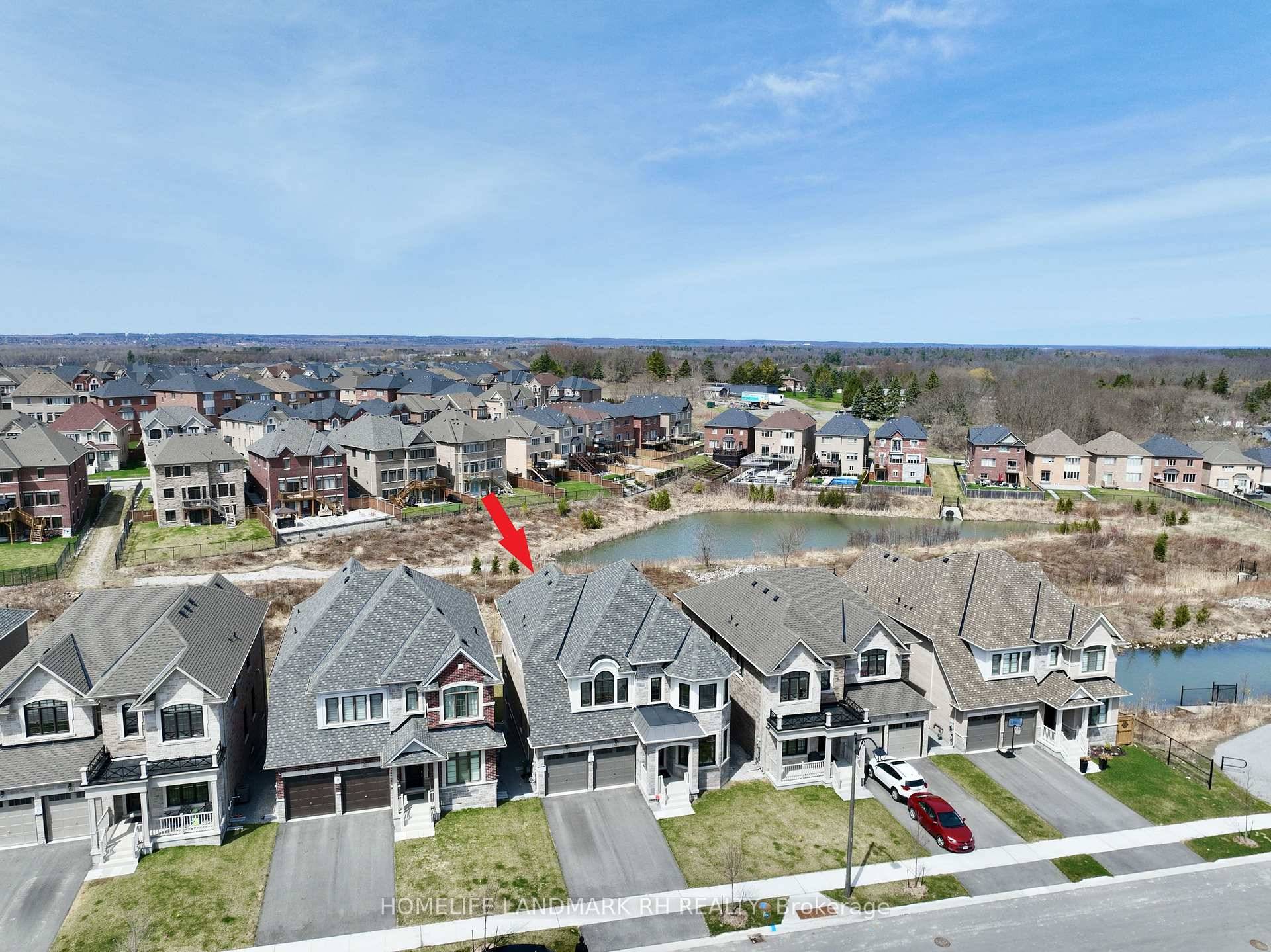 Backing onto Ravine with Walk Out Basement 2 Yr New 3555 SqFt Executive detached home by Great Gulf !