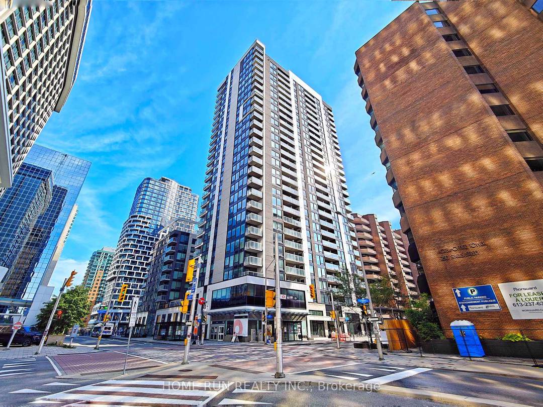 UPGRADE YOUR LIFESTYLE with World Class Living in The Heart Of Ottawa !