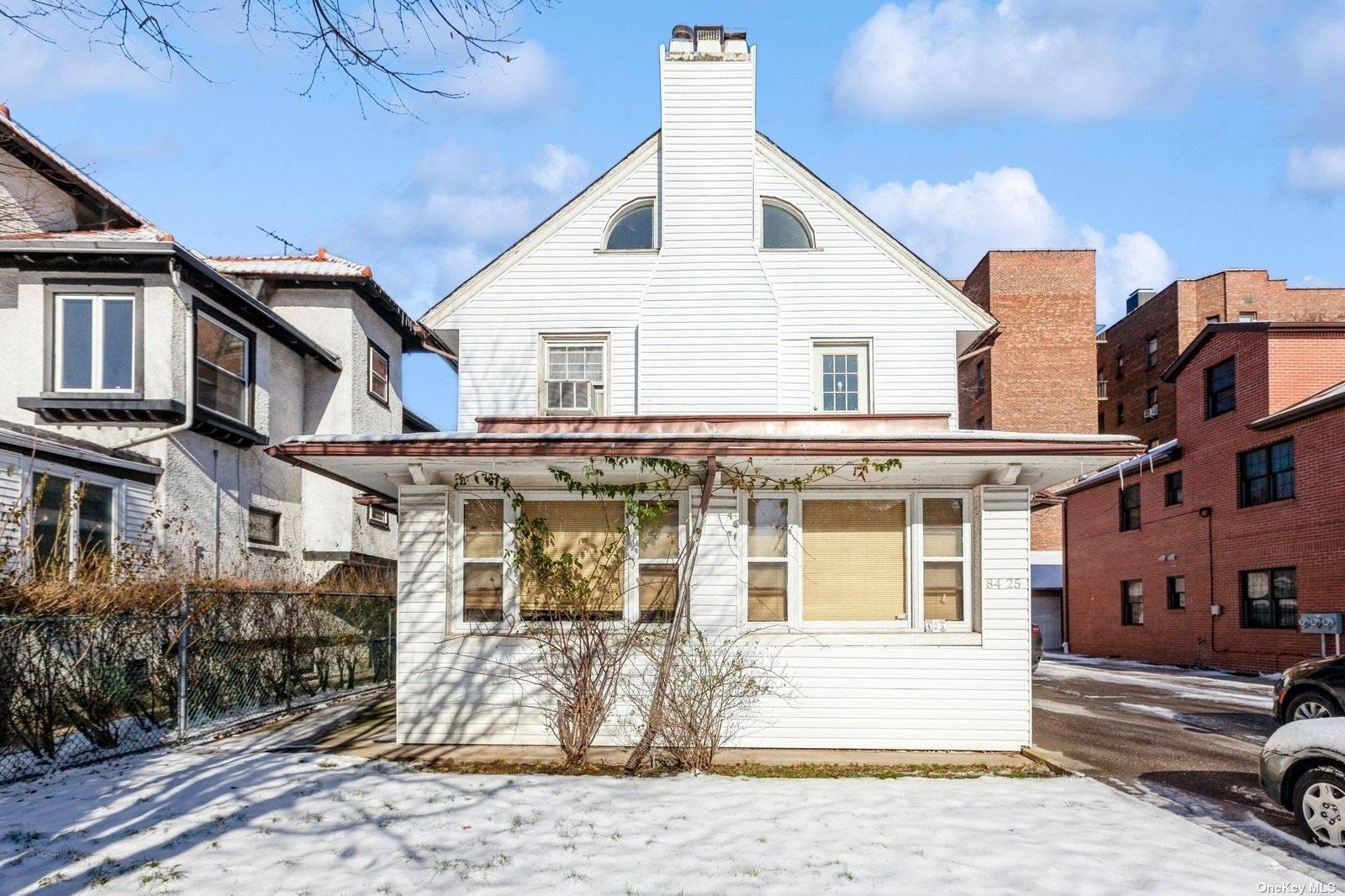 Welcome to this spacious 5 bedroom, 4.