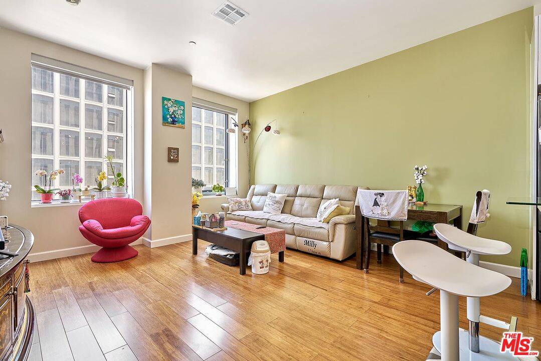 3810   Wilshire Blvd 2BR La