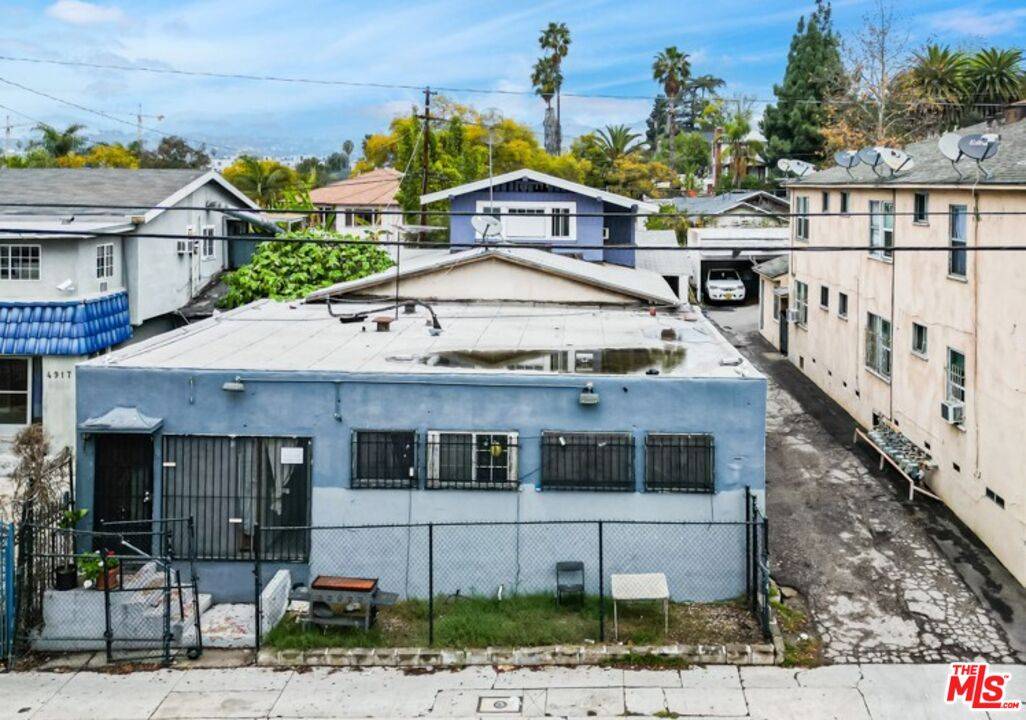 4913   Melrose Ave 3BR La