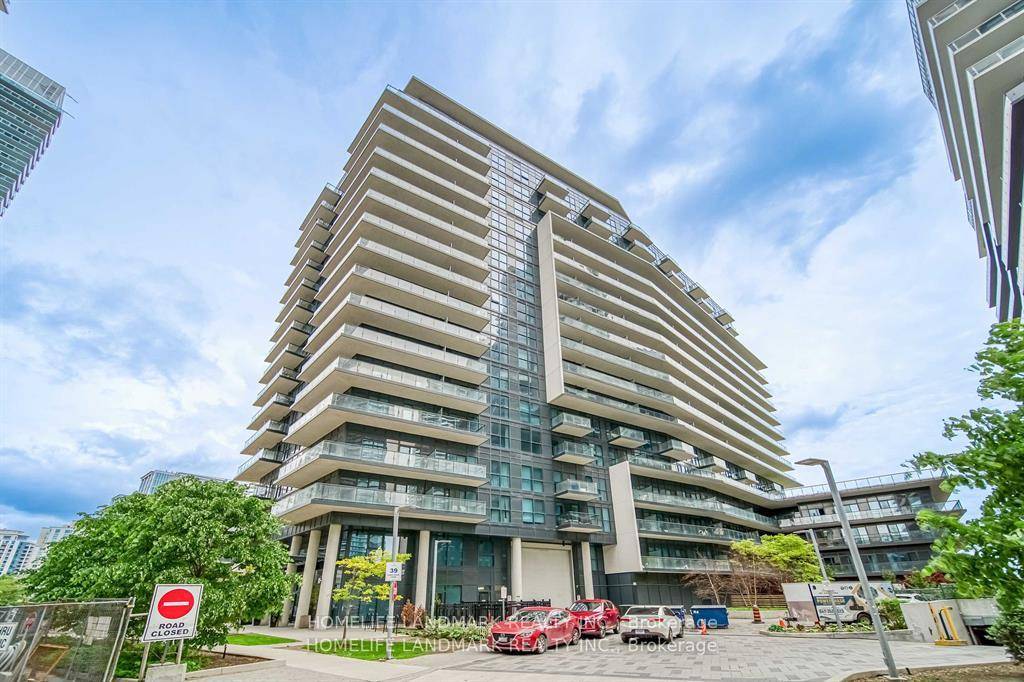 Amazing Penthouse Unit with Custom Made Furniture in The Cove Waterways Luxury Building !