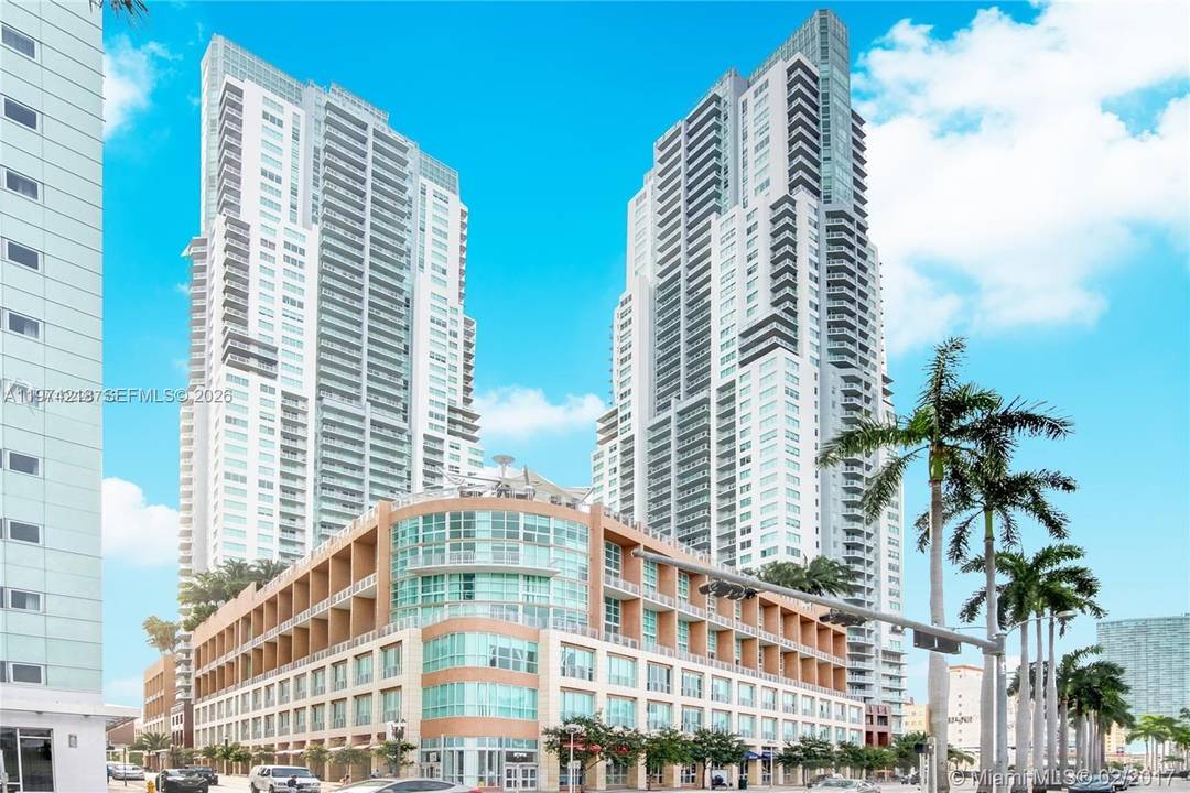Perched on the 21st floor of Vizcayne Condominium, this exceptional two bedroom, two bath residence showcases breathtaking ocean, bay, and skyline views through dramatic floor to ceiling windows.