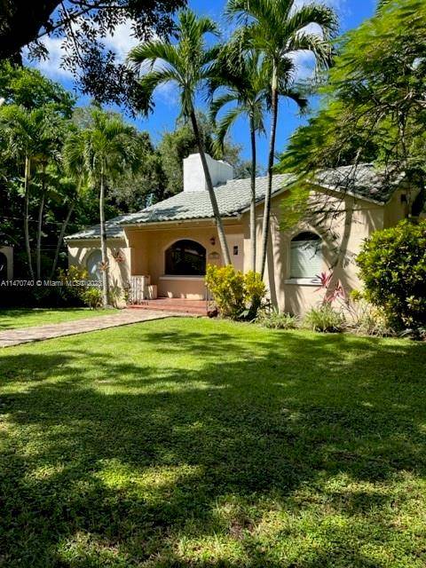 SPACIOUS 2 BEDROOM, LARGE EAT IN KITCHEN LIVING ROOM AND SMALL ADDITIONAL ROOM THAT CAN EASILY BE USED AS A DEN OR OFFICE OR GYM.