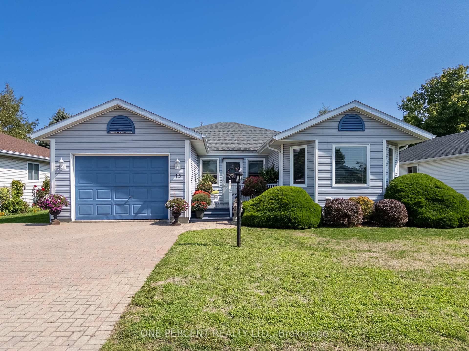 Welcome to 15 Monroe Court in Wellington on the Lake adult community in the heart of Prince Edward County.