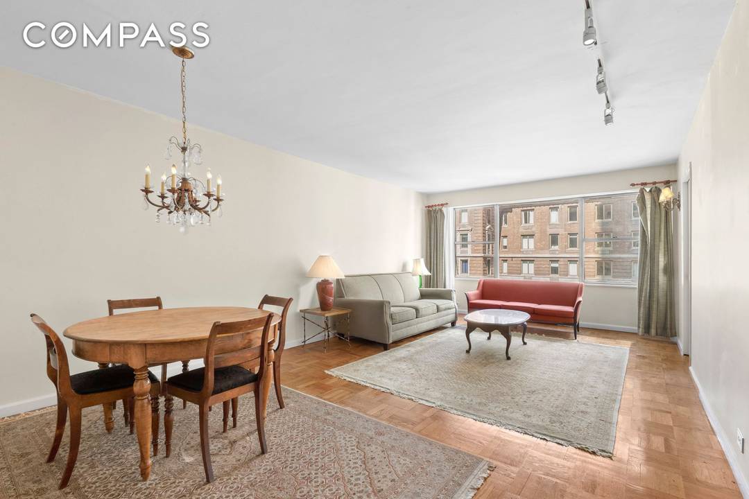 Prime Midtown 1br 1ba doorman condo.