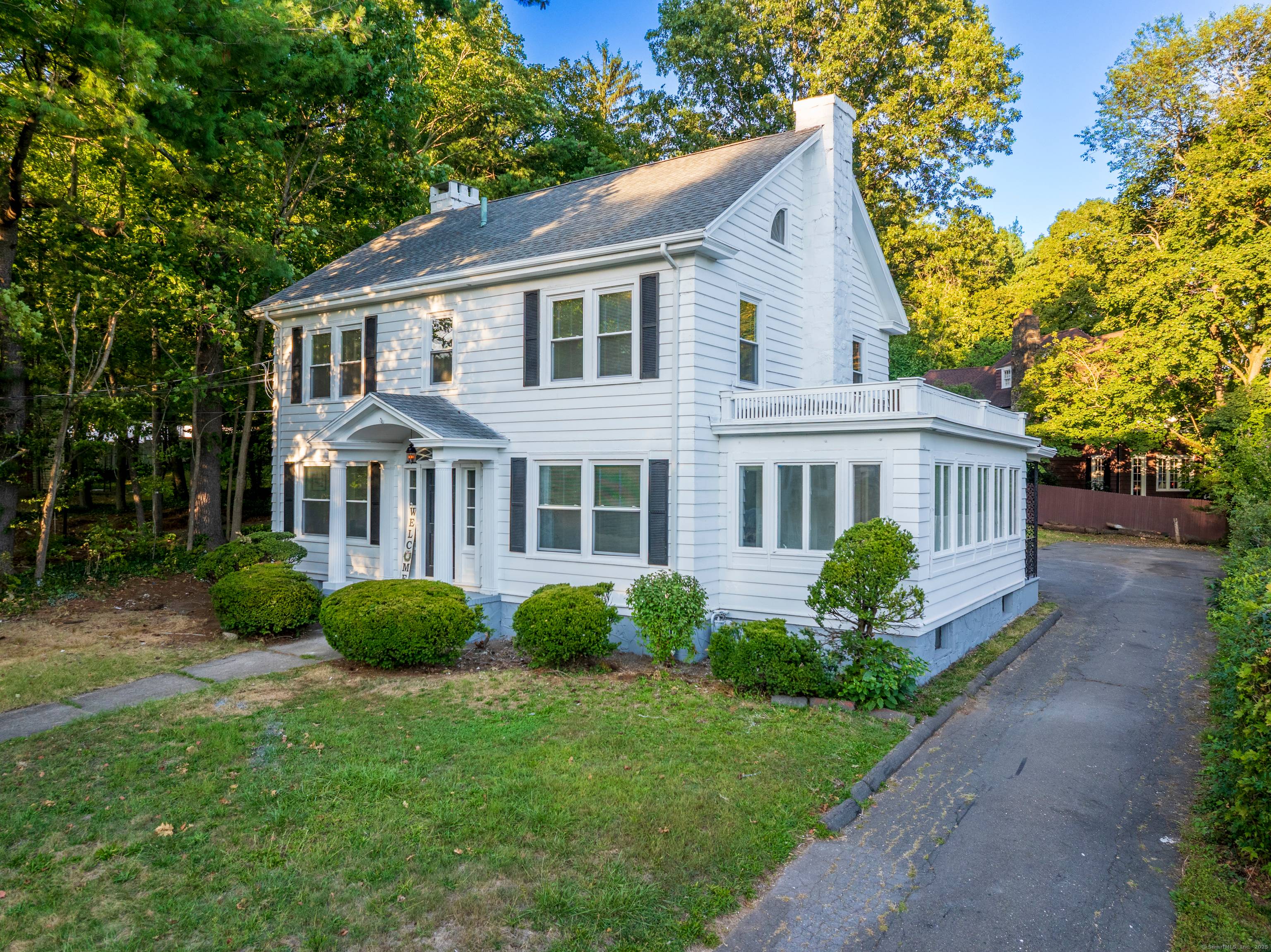 Welcome to 300 Lincoln St !