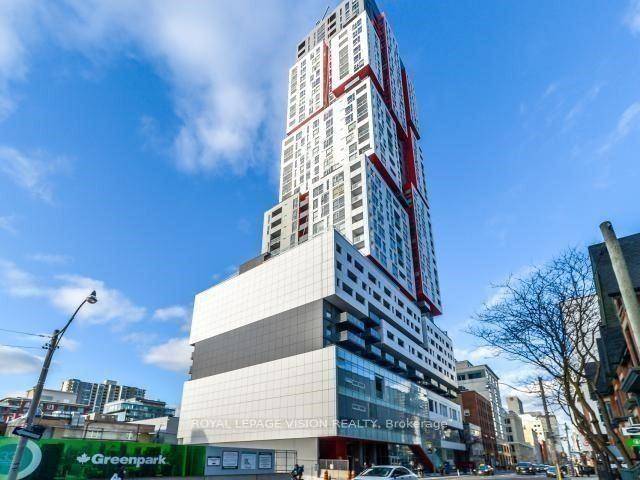 arge Upgraded Bachelor Unit, Contemporary Living In The Heart Of Entertainment District And Downtown Core.