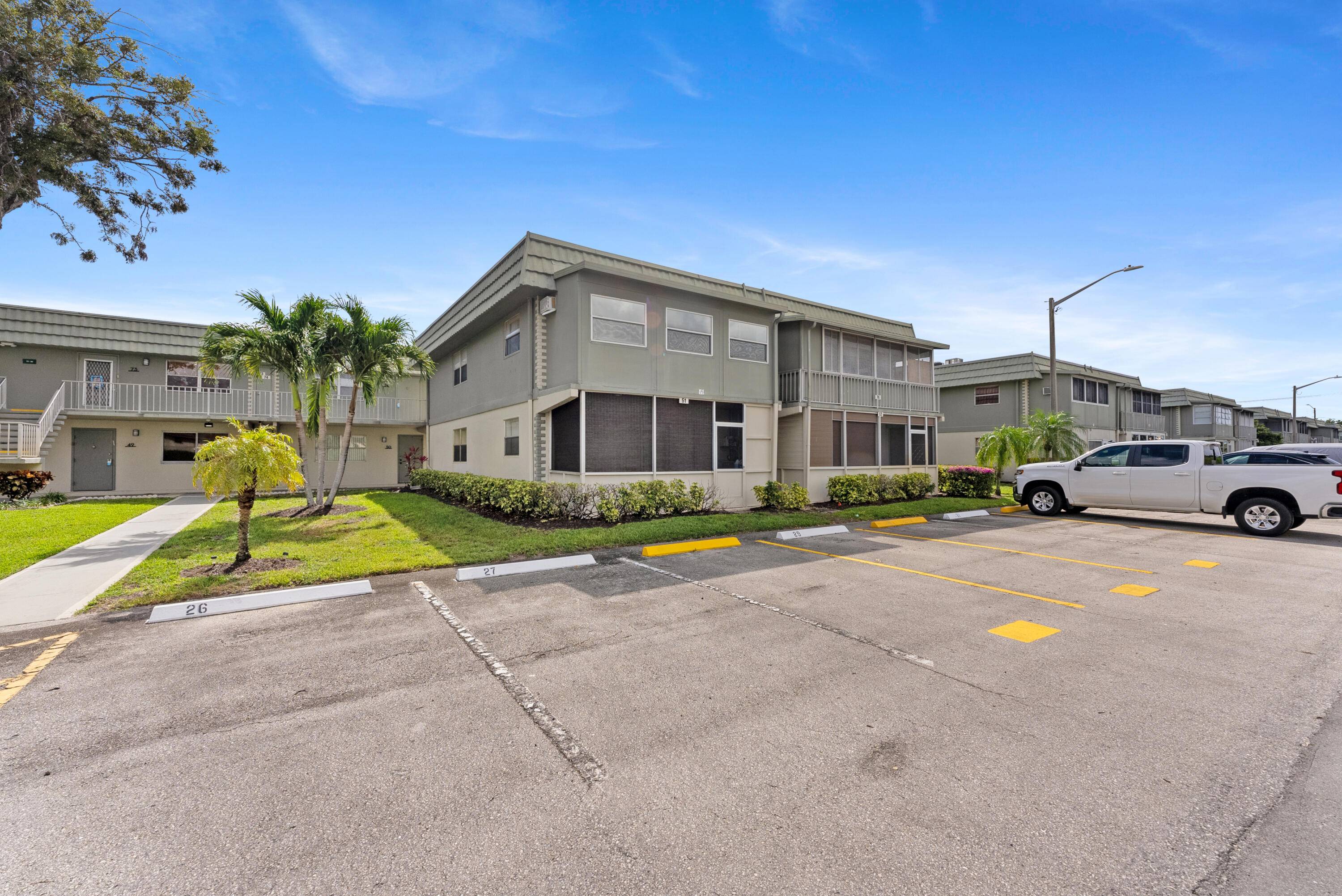 Welcome to your slice of paradise in the heart of Delray Beach !