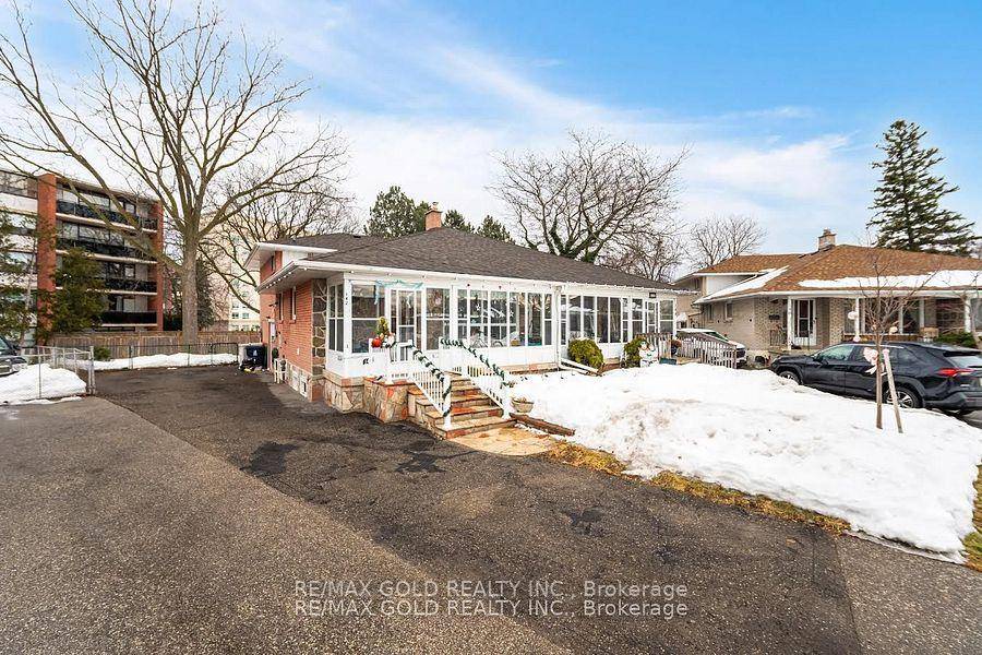Nestled on a quiet cul de sac, this beautifully maintained 2 bedroom upper level unit offers the feel of a separate home with its own private entrance.