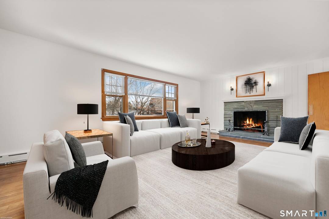 Welcome to this hidden gem Fantastic rental opportunity.