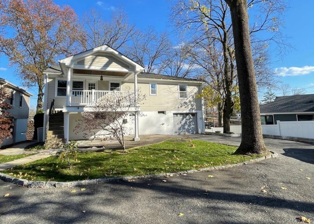Welcome to this immaculate updated Hi Ranch, tucked away off a quiet street in the desirable Harbor Heights section of Mamaroneck.